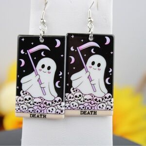 Halloween Fashion Dangle Earrings with Cute Ghost Design and Skull Pattern